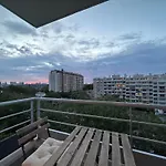 T3 balcon parking clim 3mn pied metro 8 et T3